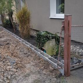 Betonování plotu